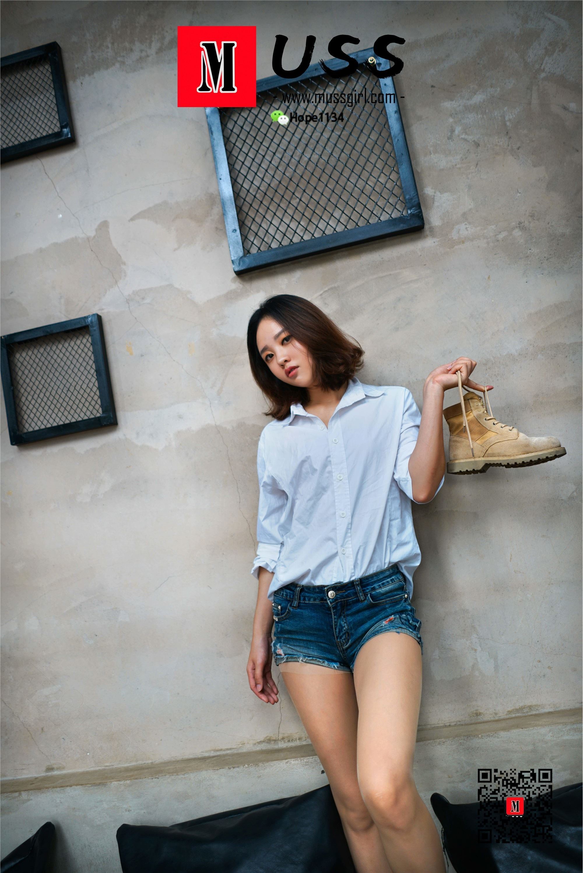 MussGirl 慕丝女郎 No.036 很酷吧，是她的靴子太热了